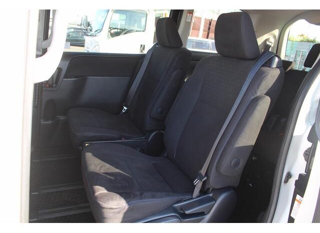 
								TOYOTA NOAH 2015 full									