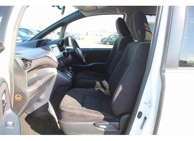 
								TOYOTA NOAH 2015 full									