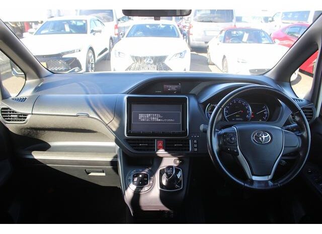 
								TOYOTA NOAH 2015 full									