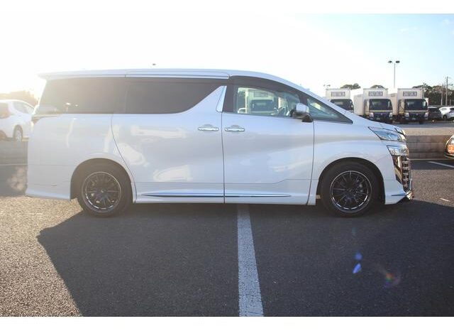 
								TOYOTA VELLFIRE 2018 full									