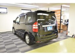 
										TOYOTA NOAH 2011 full									