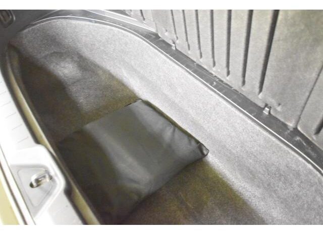 
								TOYOTA NOAH 2011 full									