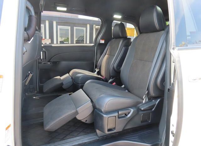 
								TOYOTA ESTIMA 2019 full									