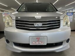 TOYOTA NOAH 2011