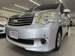 TOYOTA NOAH 2011