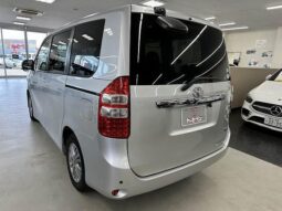 
										TOYOTA NOAH 2011 full									