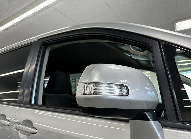 
								TOYOTA NOAH 2011 full									