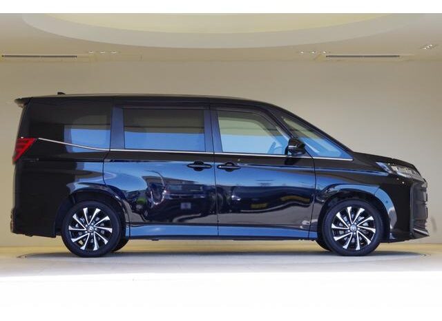 
								TOYOTA NOAH 2025 full									