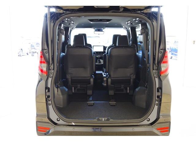 
								TOYOTA NOAH 2025 full									