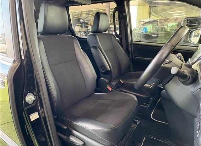 
								TOYOTA NOAH 2016 full									