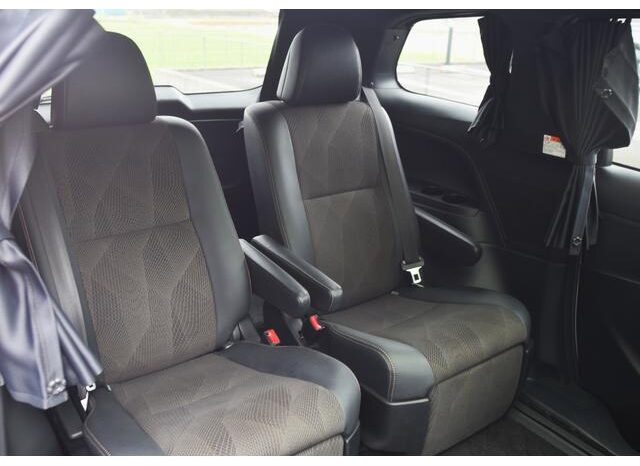 
								TOYOTA ESTIMA 2017 full									