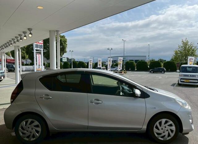 
								TOYOTA AQUA 2015 full									