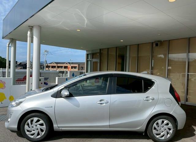 
								TOYOTA AQUA 2015 full									