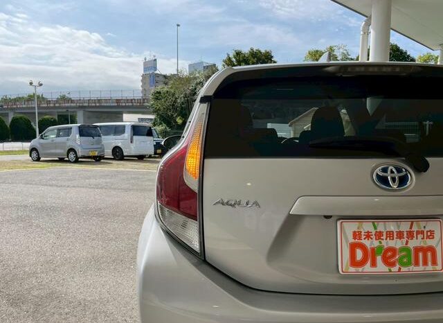 
								TOYOTA AQUA 2015 full									