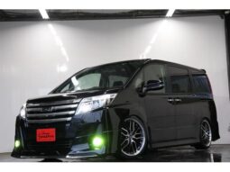 TOYOTA NOAH 2015