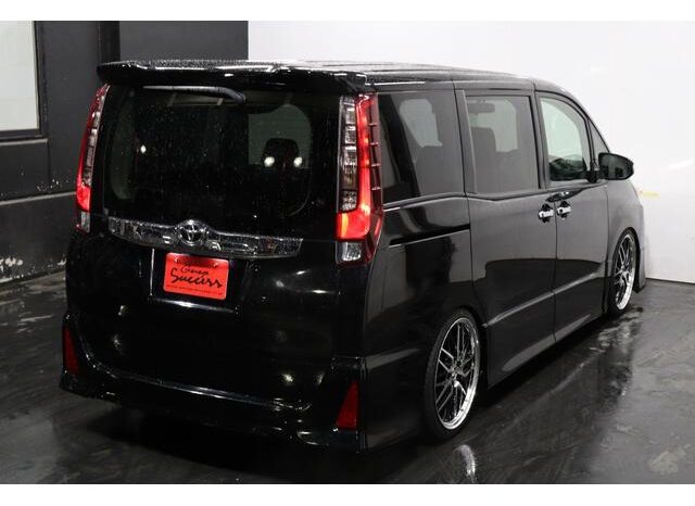 
								TOYOTA NOAH 2015 full									
