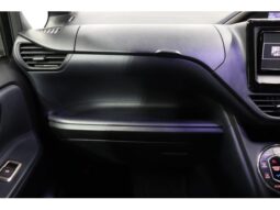 
										TOYOTA NOAH 2015 full									