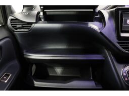 
										TOYOTA NOAH 2015 full									