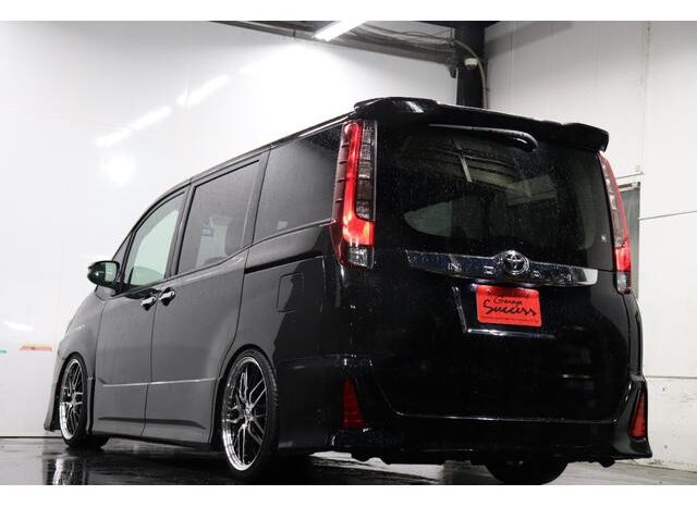 
								TOYOTA NOAH 2015 full									