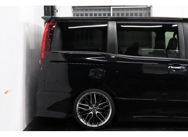 
								TOYOTA NOAH 2015 full									