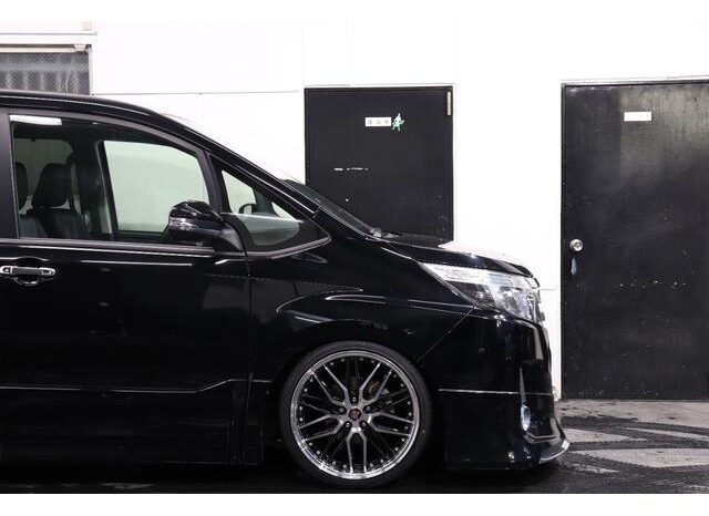 
								TOYOTA NOAH 2015 full									