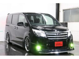 TOYOTA NOAH 2015