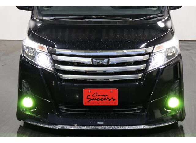 
								TOYOTA NOAH 2015 full									