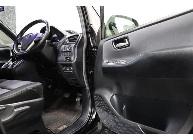 
								TOYOTA NOAH 2015 full									