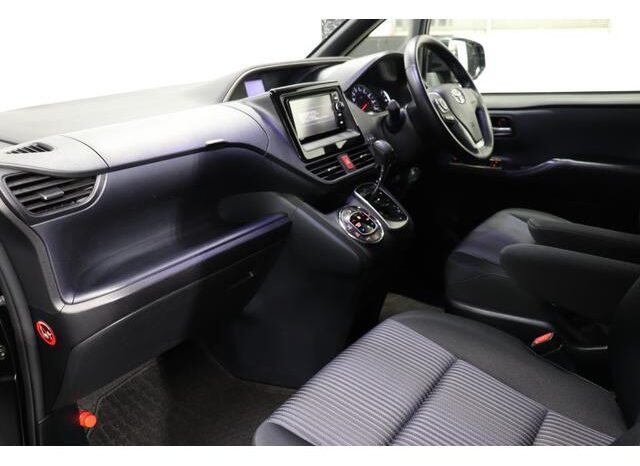 
								TOYOTA NOAH 2015 full									