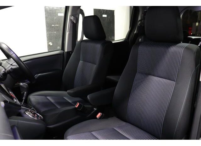 
								TOYOTA NOAH 2015 full									