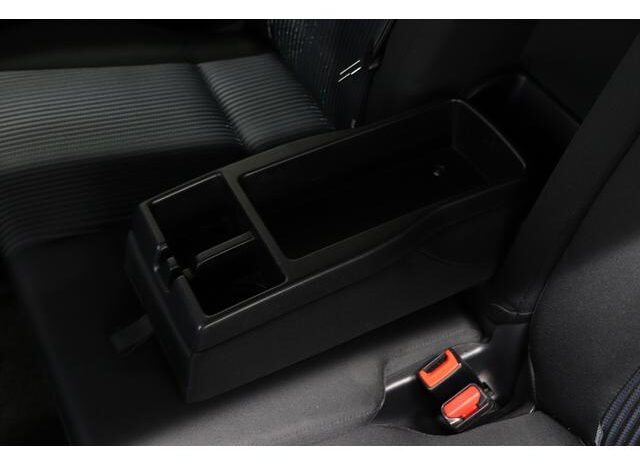 
								TOYOTA NOAH 2015 full									