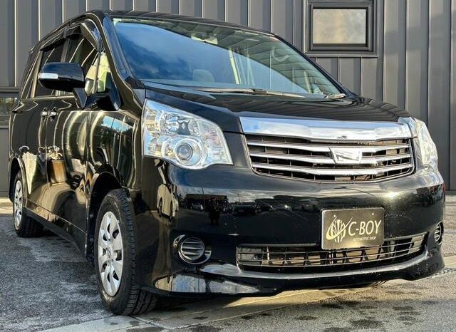 
								TOYOTA NOAH 2012 full									