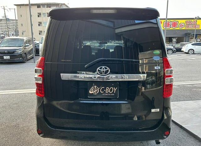 
								TOYOTA NOAH 2012 full									