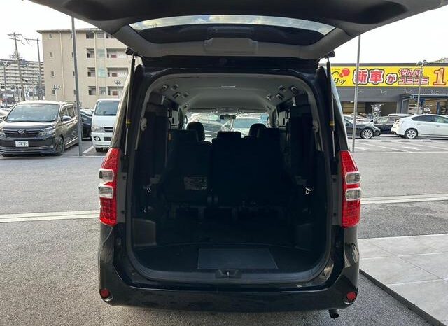 
								TOYOTA NOAH 2012 full									