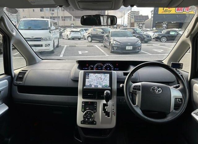 
								TOYOTA NOAH 2012 full									