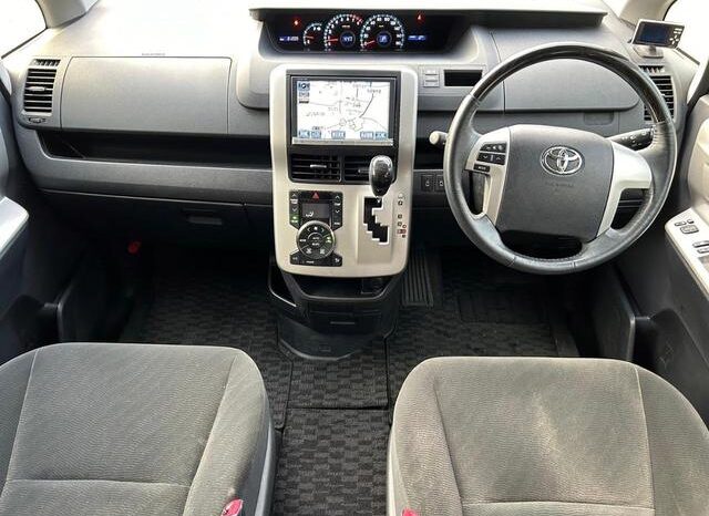 
								TOYOTA NOAH 2012 full									