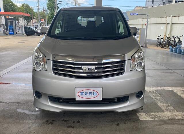 
								TOYOTA NOAH 2013 full									