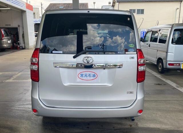 
								TOYOTA NOAH 2013 full									