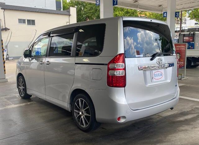 
								TOYOTA NOAH 2013 full									