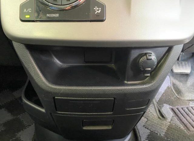 
								TOYOTA NOAH 2013 full									