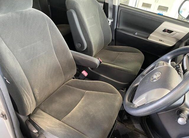 
								TOYOTA NOAH 2013 full									