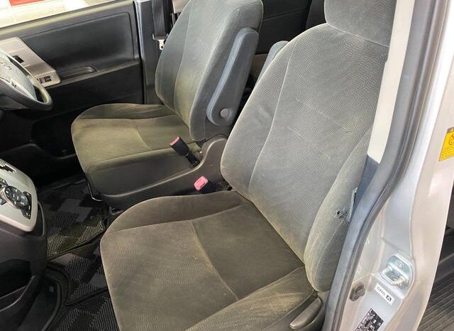 
								TOYOTA NOAH 2013 full									