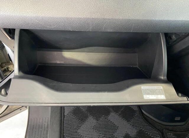 
								TOYOTA NOAH 2013 full									