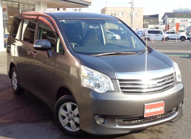 
								TOYOTA NOAH 2012 full									