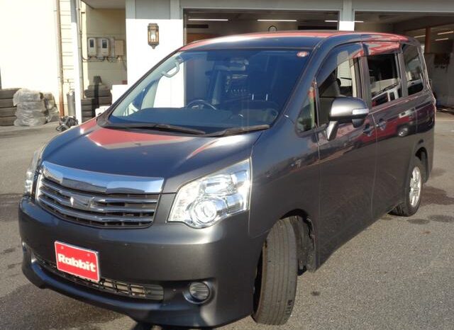 
								TOYOTA NOAH 2012 full									