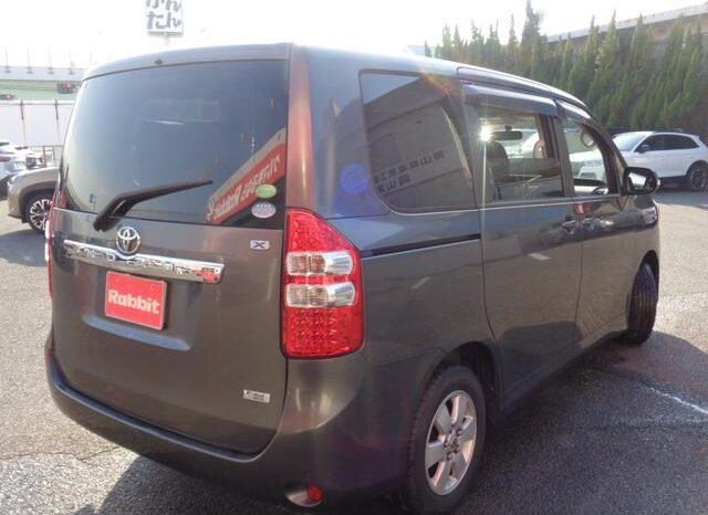 
								TOYOTA NOAH 2012 full									