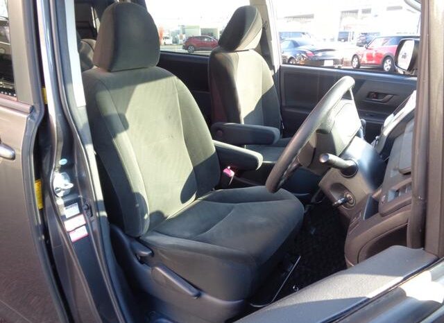 
								TOYOTA NOAH 2012 full									