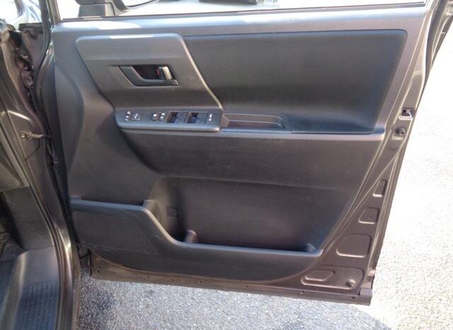 
								TOYOTA NOAH 2012 full									