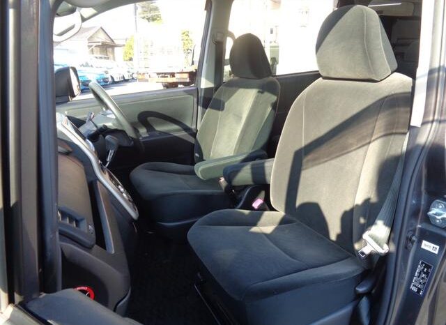 
								TOYOTA NOAH 2012 full									