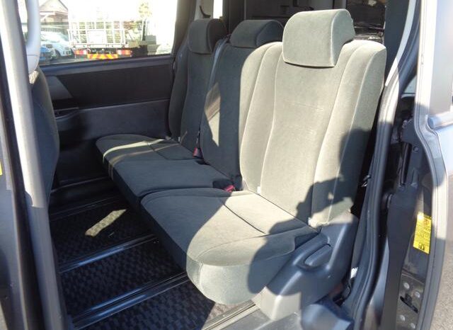 
								TOYOTA NOAH 2012 full									